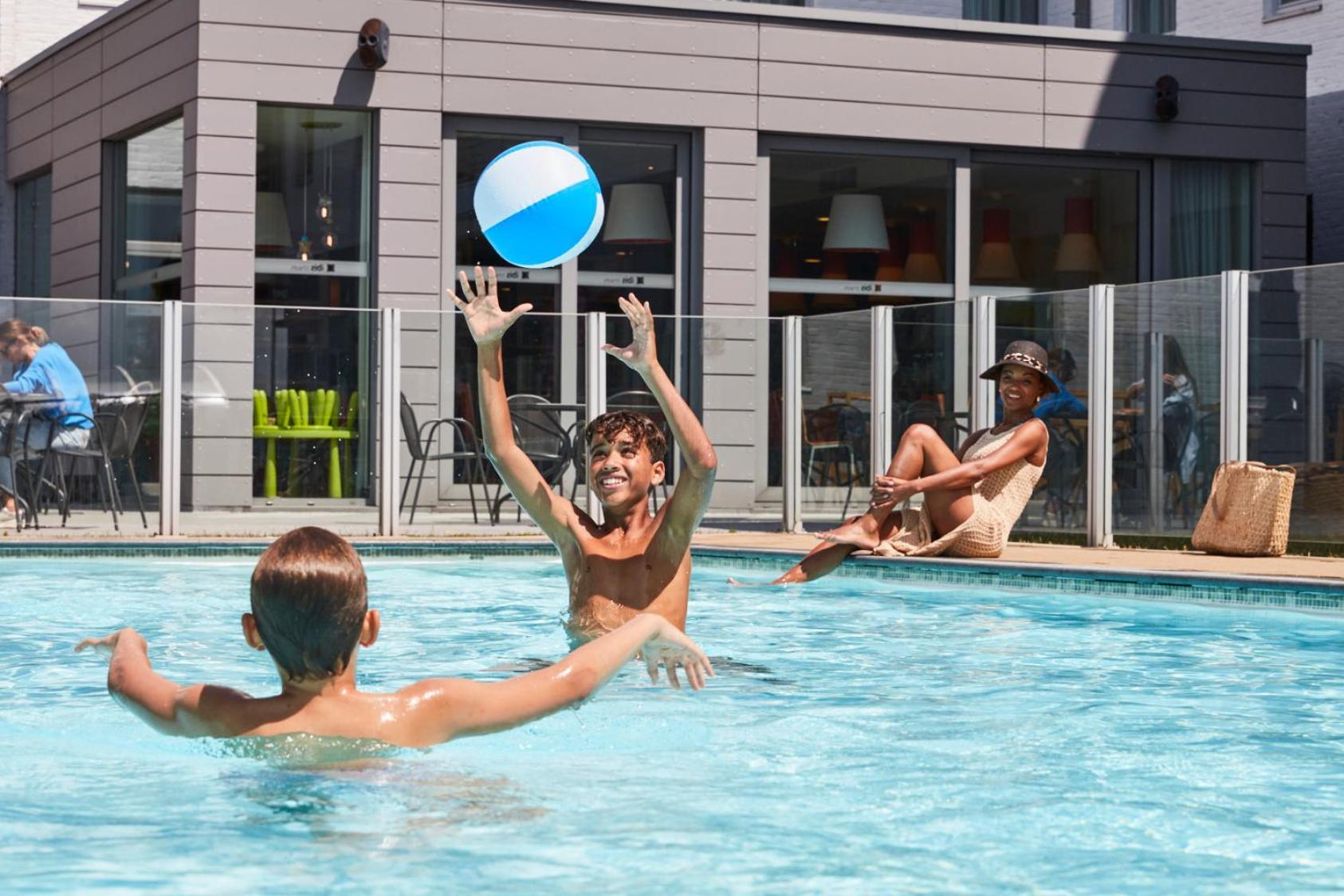 Holiday Suites Zeebrugge Esterno foto